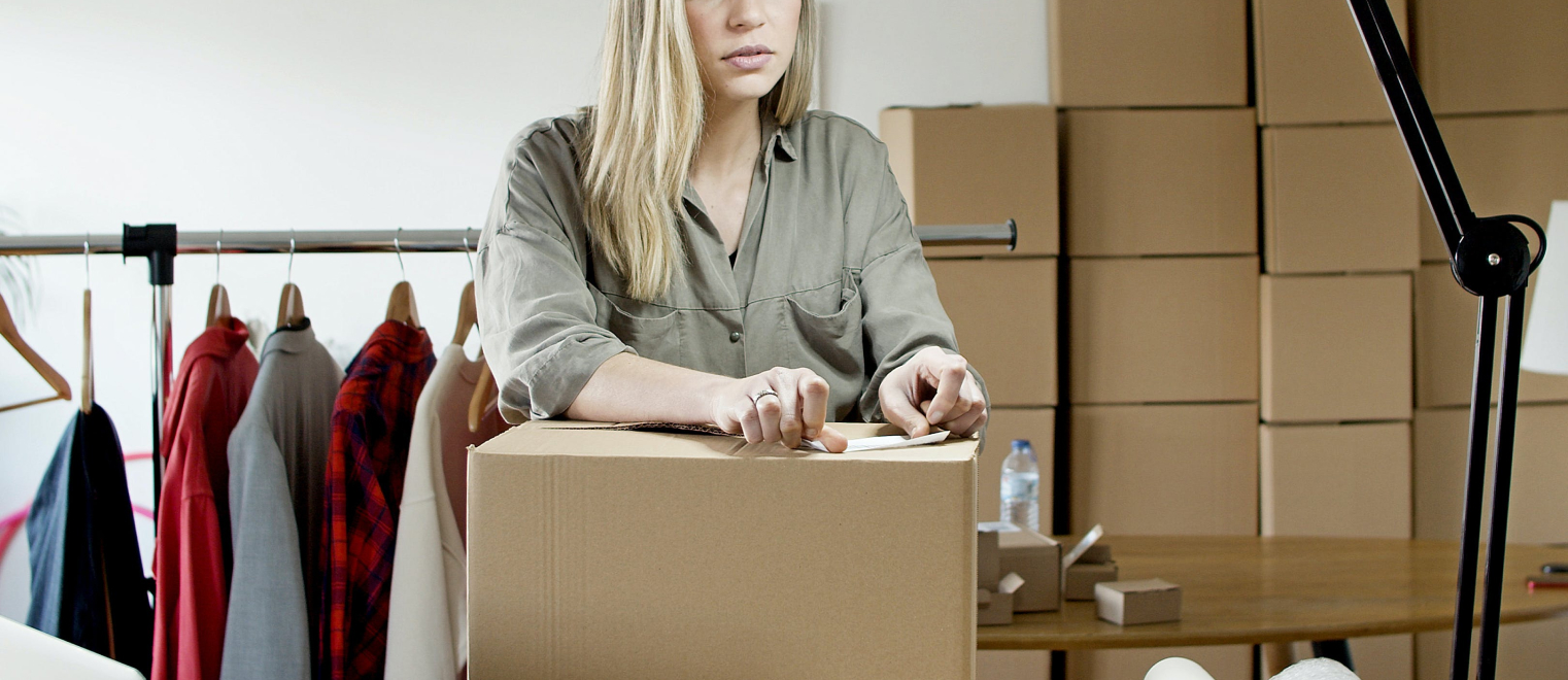 What’s the Optimal Method for Shipping Clothes and Apparel?